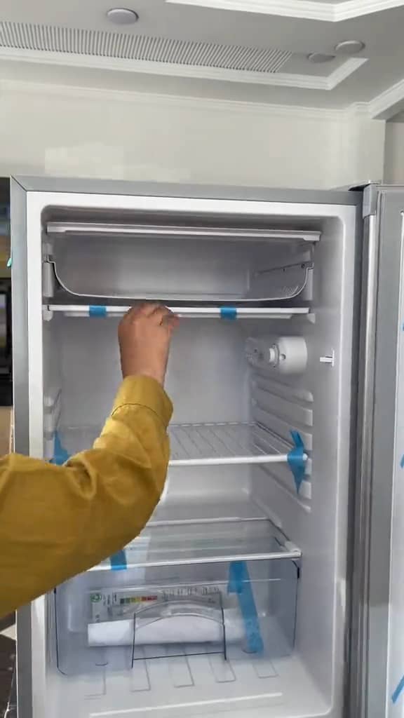 maxi bar 160 l ثلاجة 160 لتر